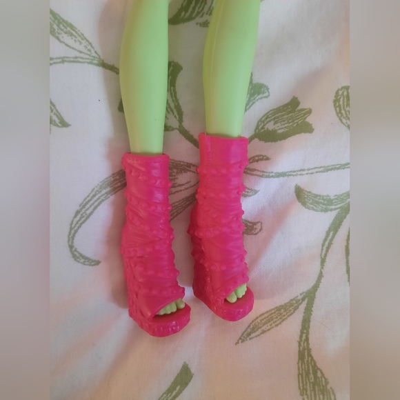 Monster High Doll - Venus Mcflytrap Ghoul Spirit - Picture 5 of 5